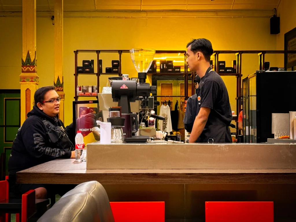 Space Roastery 1890 Slow Bar Space Roastery 1890 Slow Bar di dalam cafe